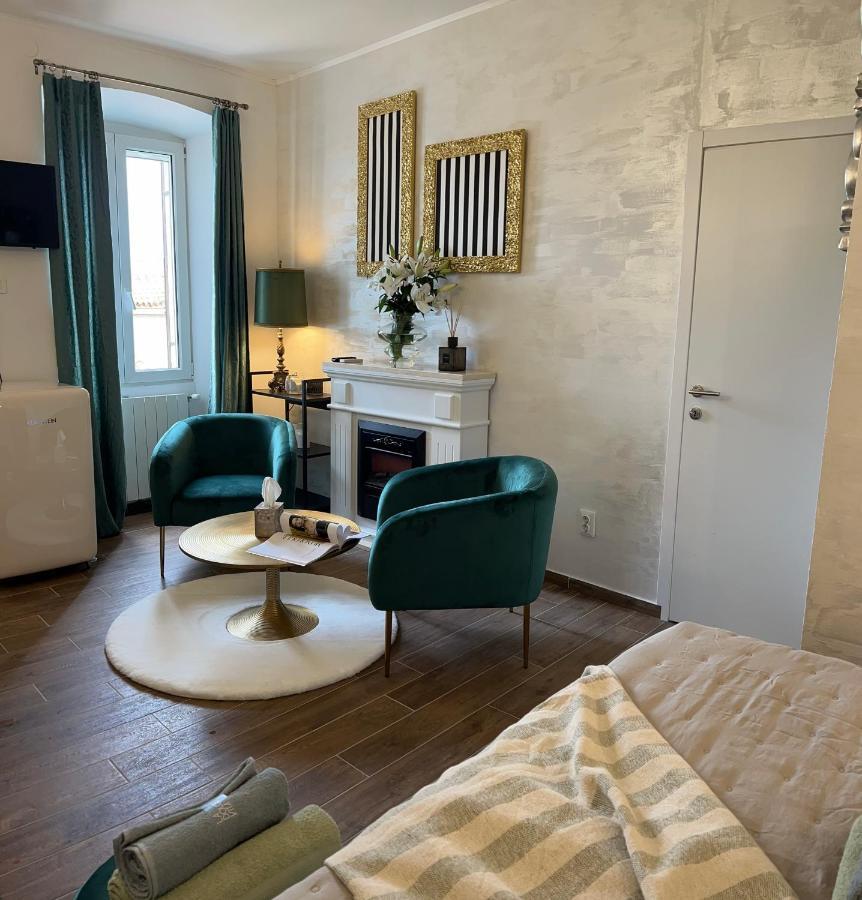 La Dolce Vita Luxury II Apartments With Best Free Private Parking In Center Pula Eksteriør billede