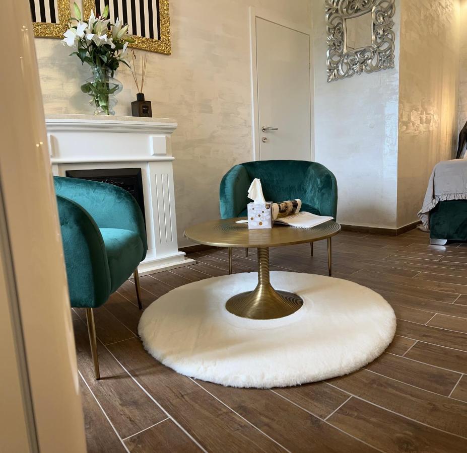 La Dolce Vita Luxury II Apartments With Best Free Private Parking In Center Pula Eksteriør billede