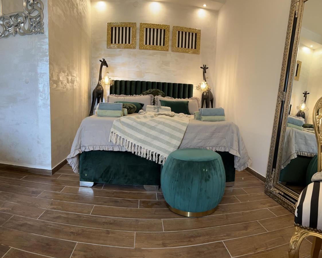La Dolce Vita Luxury II Apartments With Best Free Private Parking In Center Pula Eksteriør billede