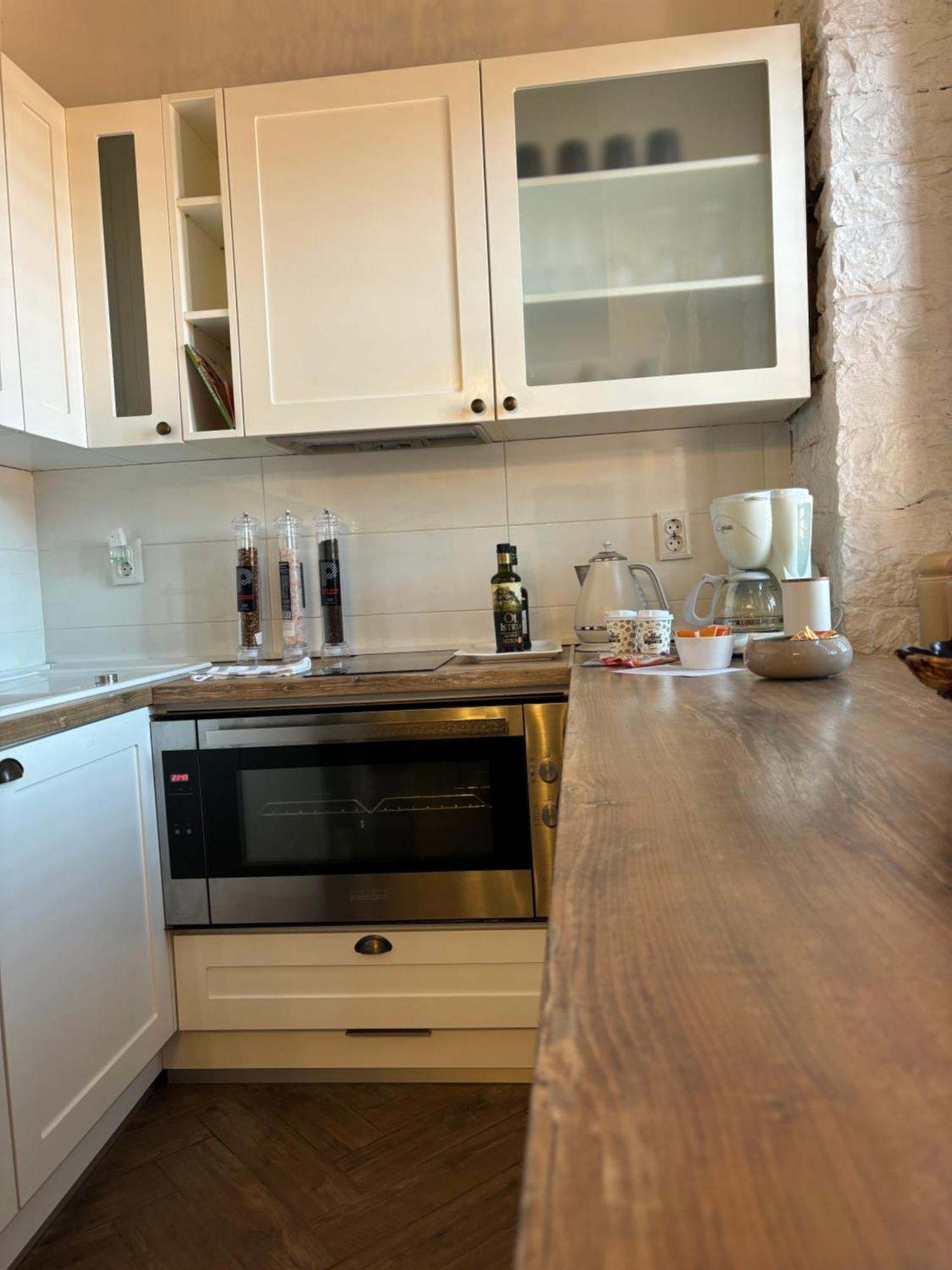 La Dolce Vita Luxury II Apartments With Best Free Private Parking In Center Pula Eksteriør billede